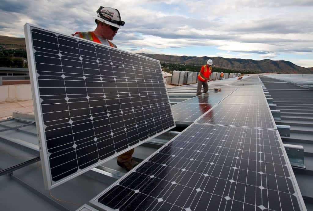 6596cb1708cd045543de5987_solar-panels-1794467_1280-1024×690